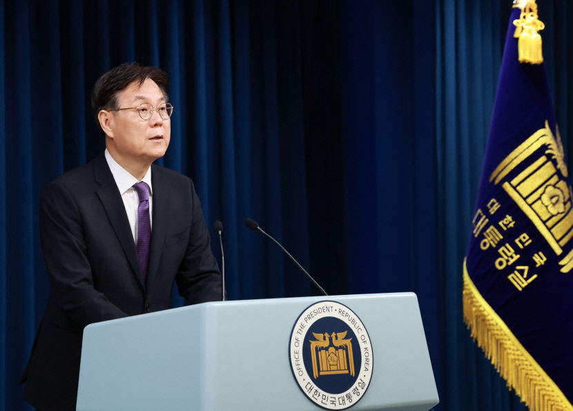尹 총선 국민뜻 받아들여 국정 쇄신·민생안정…안보제외 실장·수석 전원사퇴