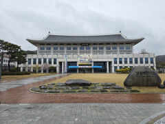 여교사 몰카 찍은 고교생 또 있었다…道의회, 교육청 대처 지적