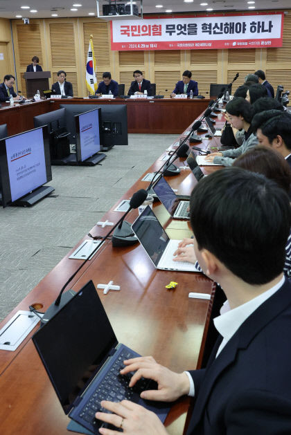 與 당심 100% 전대룰 손대나…비윤, 민심 50% 반영 촉구