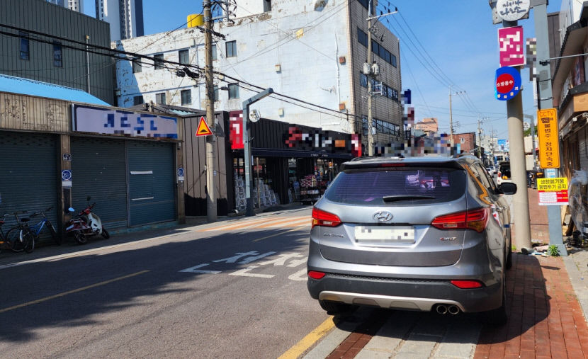 북성로 공구 골목 주·정차 차량에 주민들 보행 위험천만