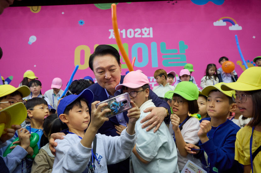尹대통령 청와대서 어린이 초청행사…어린이 만나는 일은 항상 설레