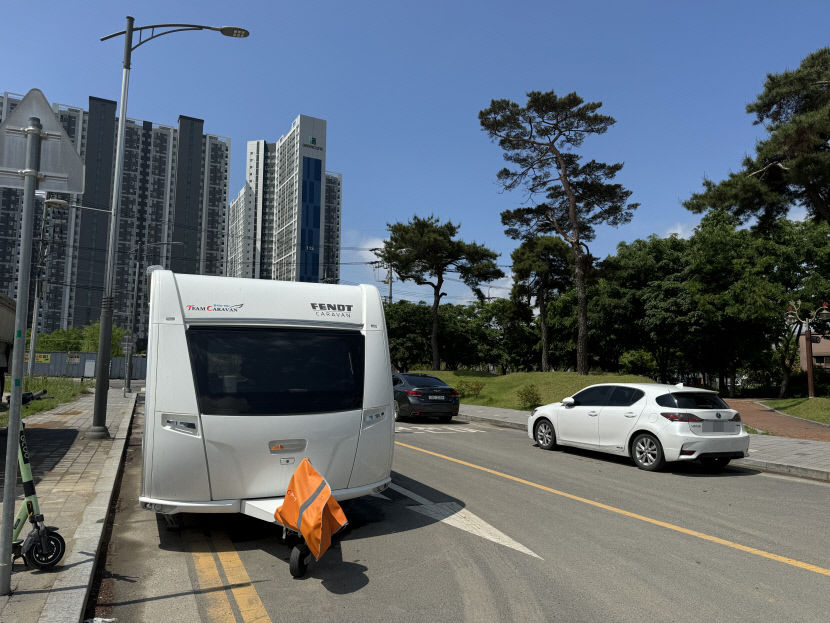 대구 캠핑카 알박기 주차…관련 규제 생겨도 해결은 답보