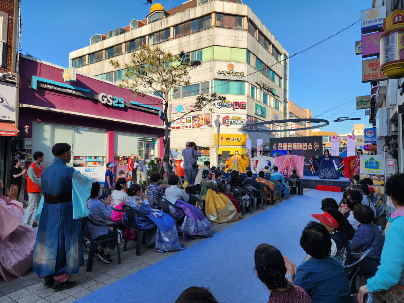 생활자기 대중화 선보인 문경찻사발축제에 28만명 발길
