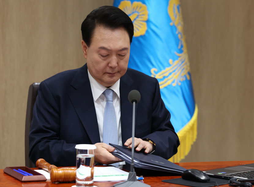 [속보] 尹대통령 아내 현명하지 못한 처신으로 국민께 걱정드려 사과