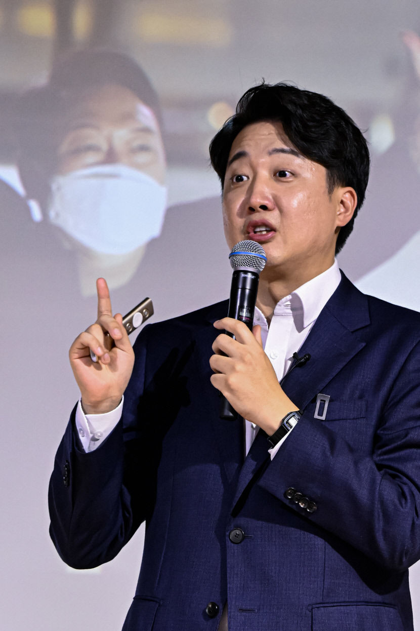 이준석 尹 기자회견 70~80점…만남 가능성은 열어두겠다