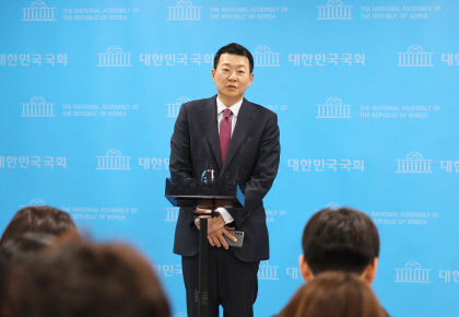 與 비대위원·원내지도부 구성 나서…지역안배에 TK는 빠져
