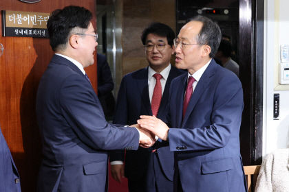 여야 22대 초대 원내사령탑 첫 만남부터 긴장감…朴, 경북 출신 강조하기도
