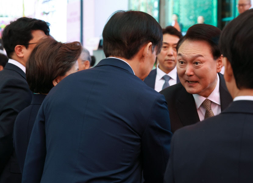 尹·與野 지도부 나란히 봉축 법요식 참석…부처님 가르침 받을 것 한목소리