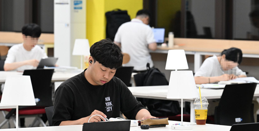 2024052701000895000038261