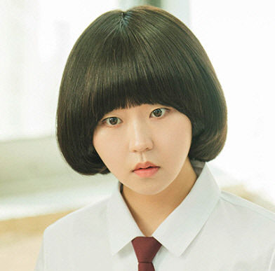 [위클리포유 커버 스토리] 그 시대 그 감성, 다시 뜬다 (1) 선업튀가 쏘아올린 작은 공…Y2K 복고감성 응답하라