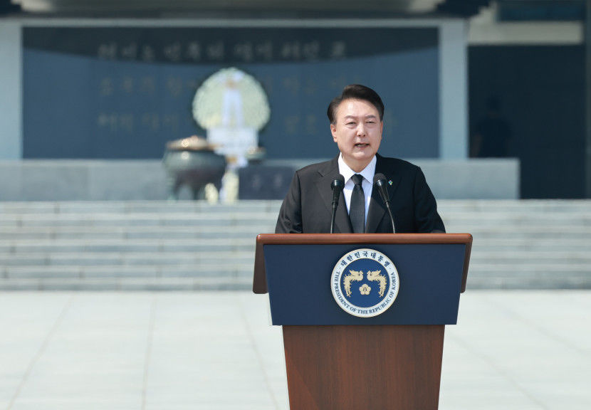 [속보] 윤석열 대통령 북한, 비열한 도발 감행…평화는 굴종 아닌 힘으로 지켜