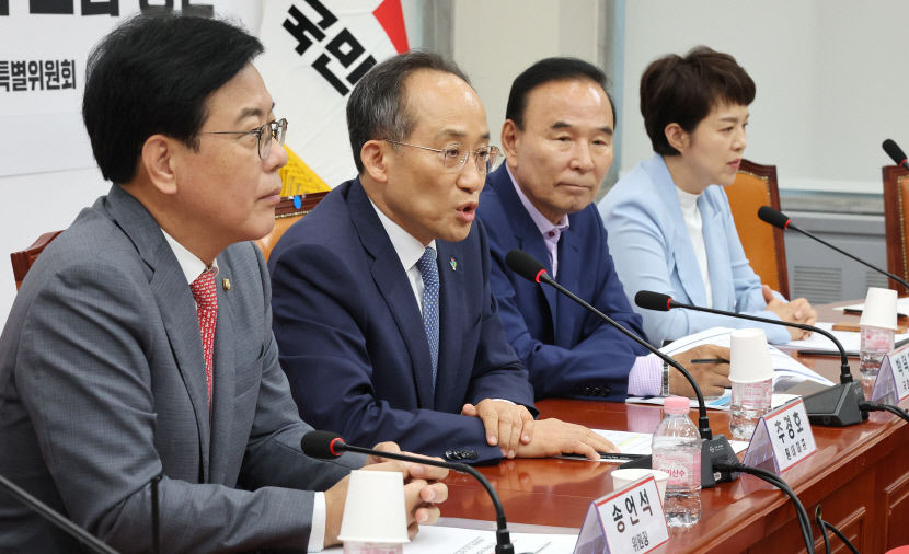 국민의힘 의사일정 대신 민생으로…의료현장 방문하고 이태원 유가족 만나