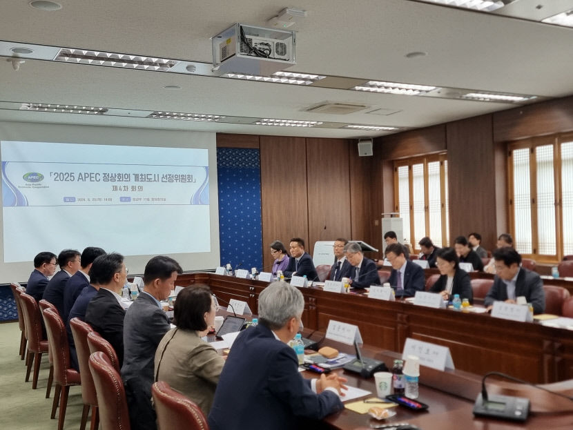 각국 정상 등 6천여명 참석…경제효과 2조 넘어