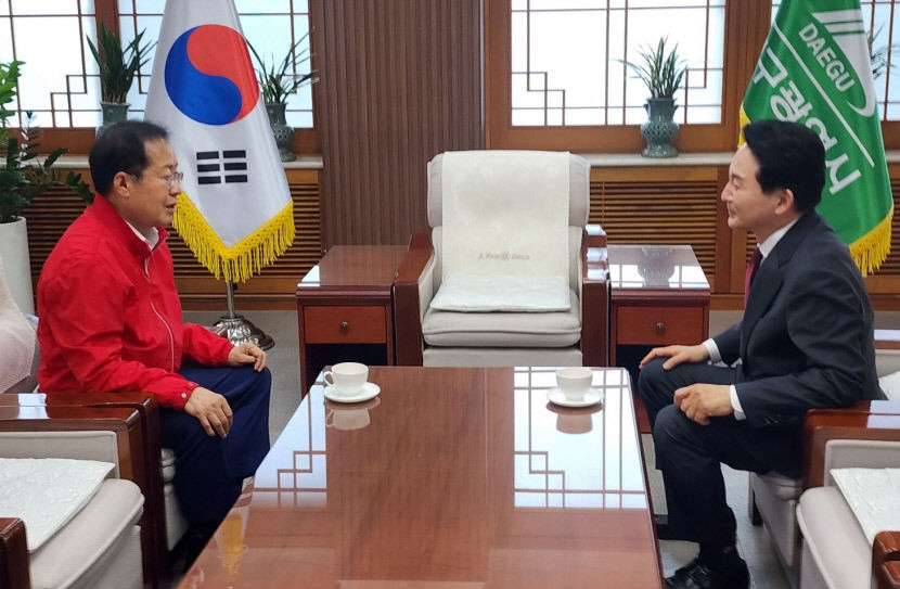 홍준표, 원희룡 만나 당 오래 지킨 사람이 대표 돼야 강조