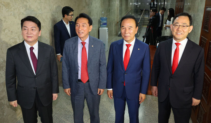 [속보] 주호영, 국민의힘 국회부의장 후보로 선출…경선서 박덕흠 눌러