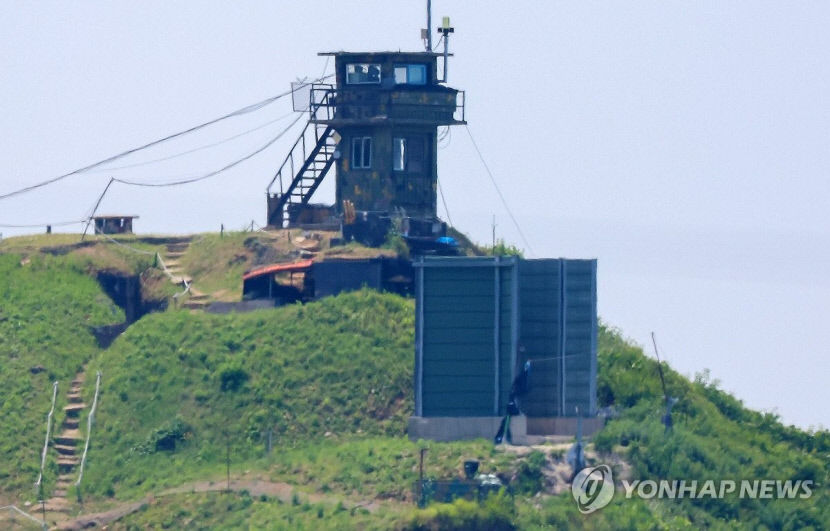 합참 북한 오물 풍선 계속 보낼 시 대북 확성기 방송 재개할 수밖에 없어