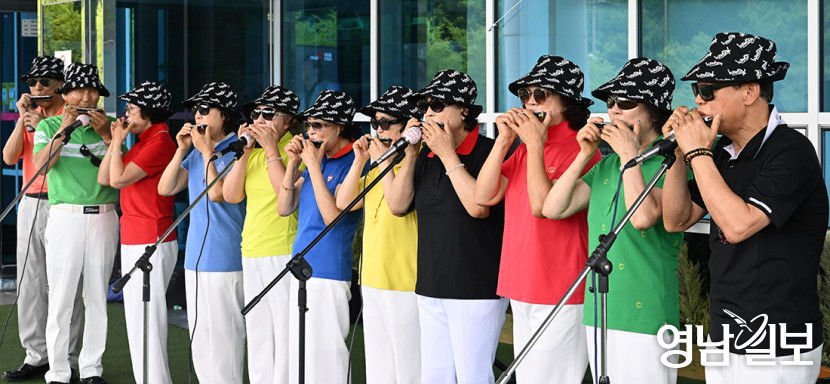 [포토뉴스] 하모니카로 부르는 동요