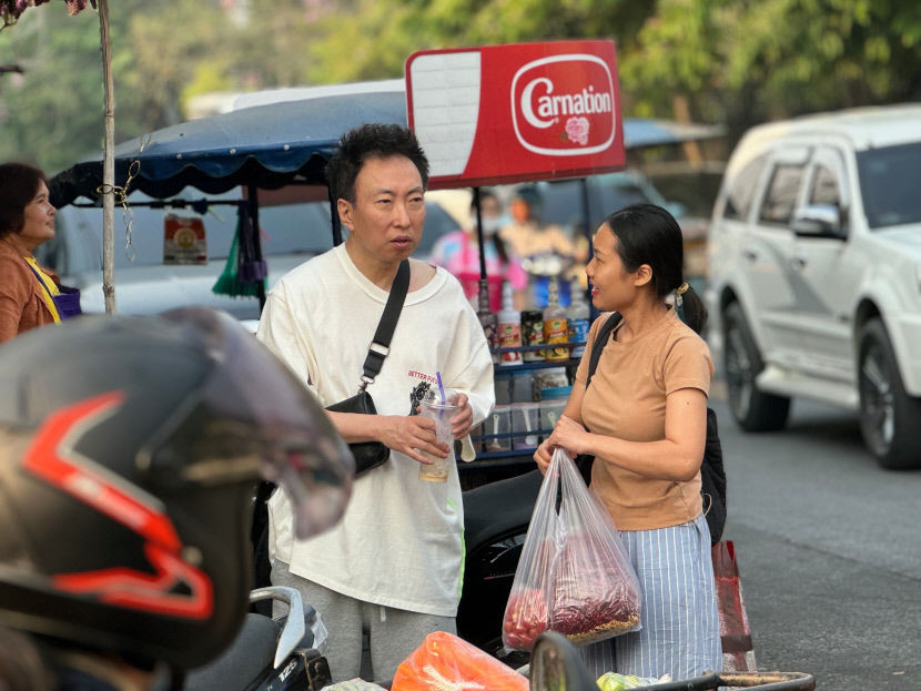 곰탕 파는 이서진, 합창단장 된 박보검…주말 밤 예능 소리없는 전쟁