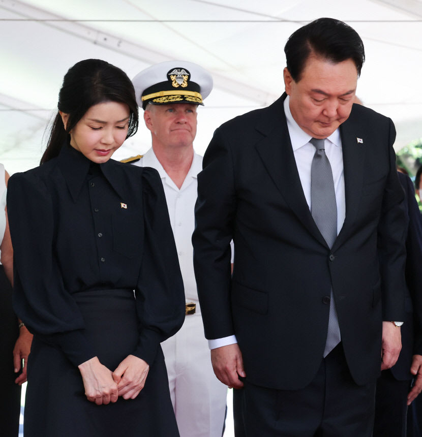 진중권 교수, 김건희 여사와 전화통화 공개하며 친윤계 직격