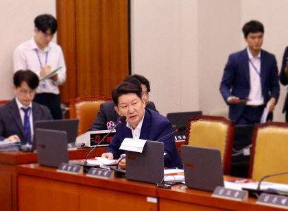 권영진 대구경북신공한 완공 1년 6개월 앞당길 수 있다