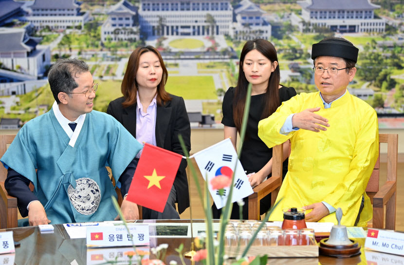 응웬 반 꽝 베트남 다낭시 당서기 봉화 K-베트남 밸리 지지·협조 약속