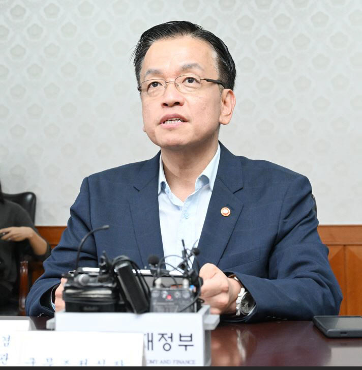 최상목 부총리 부동산 시장, 수도권 중심 가격 상승…변동성 확대