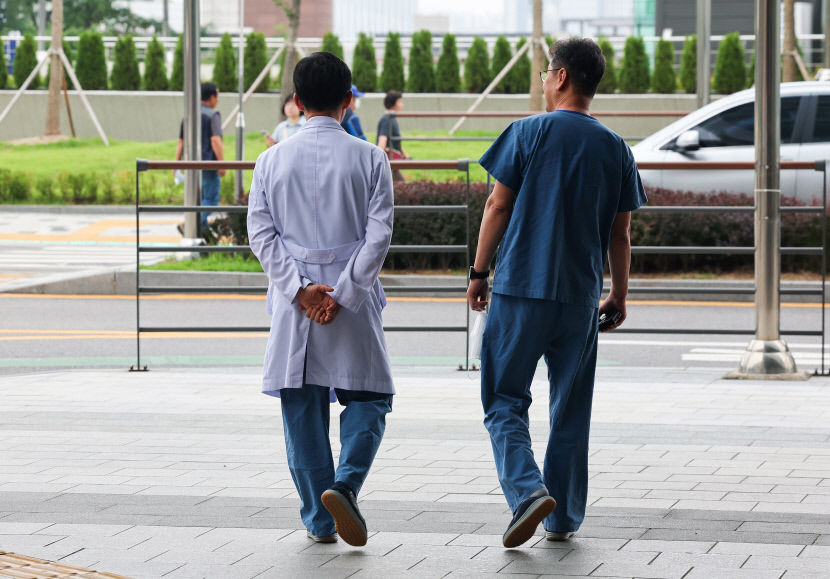 하반기 전공의 모집 보이콧 하나…일부 의대 교수들 전공의 교육 거부