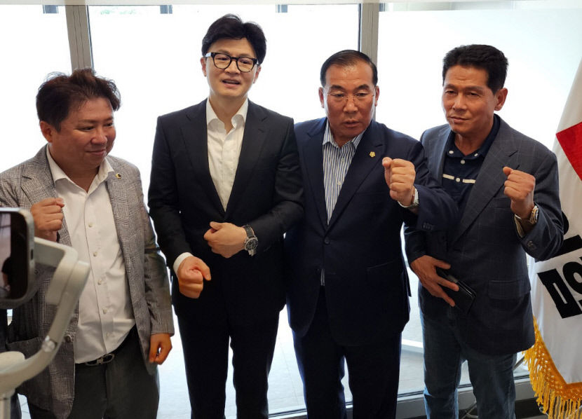 元 결선 연대 긍정적 韓 화합·변화 TK서 막판 당심잡기