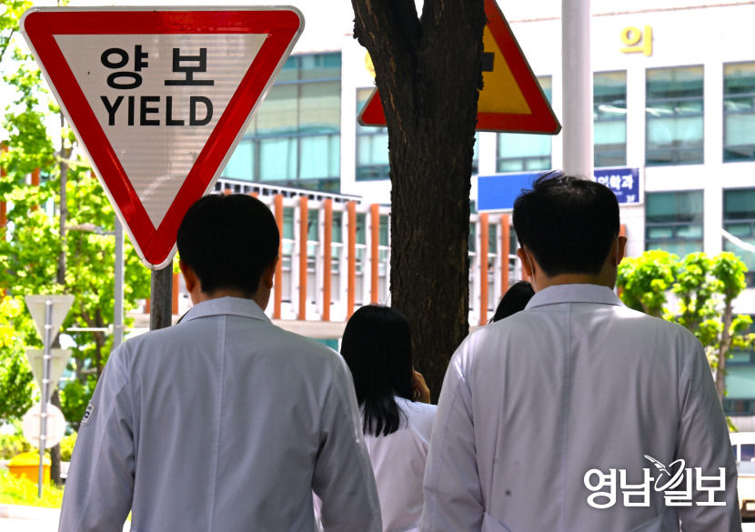 [포토뉴스] 양보없는 의정갈등 속 시작된 하반기 전공의 모집