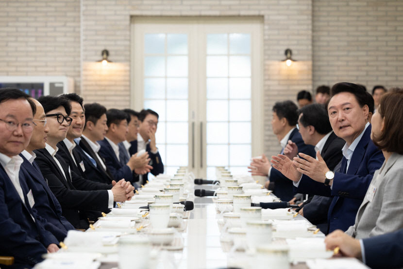 윤한갈등 끝? 尹 만찬서 한동훈 잘도와달라…韓 정부 성공위해 노력