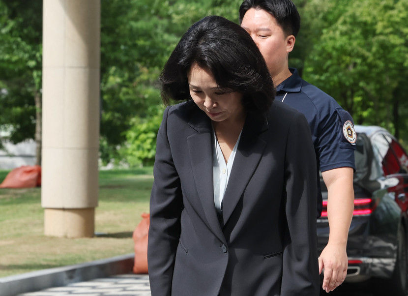 [속보] 검찰, 선거법 위반 혐의 이재명 부인 김혜경에 벌금 300만원 구형