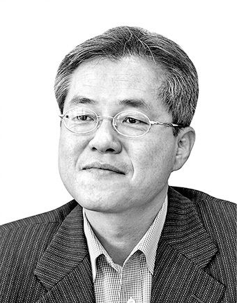 [박재일 칼럼] 한여름 밤의 파리 여행