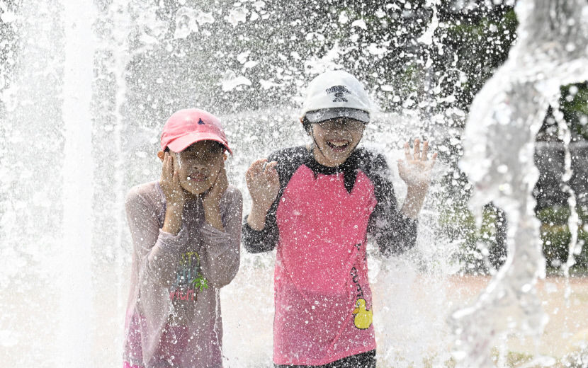 [주말 날씨] 8월 두 번째 주말 또 푹푹 찐다…낮 최고기온은 30~35℃