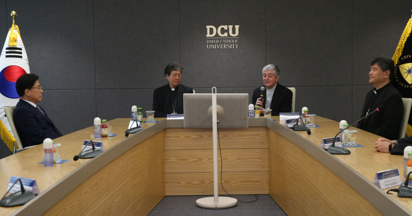주한 교황대사 조반니 가스파리 대주교, 대구가톨릭대 찾아