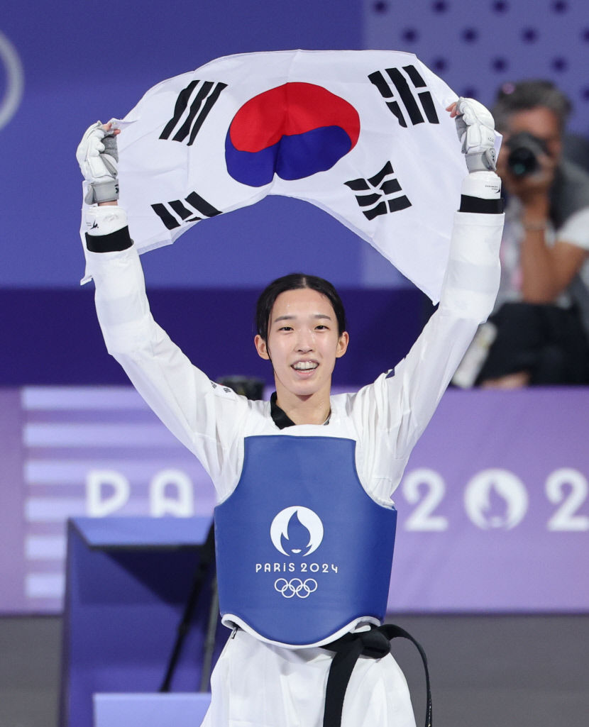 올림픽 태권도 여자 57kg 김유진, 톱랭커 모두 제압 금메달