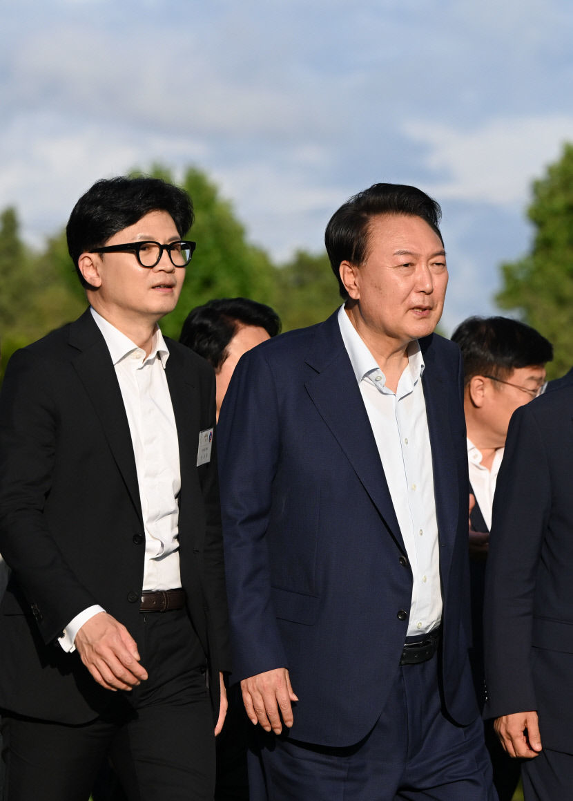 김경수 복권에 혼란…與는 당정갈등 조짐·野는 분열 사전 차단