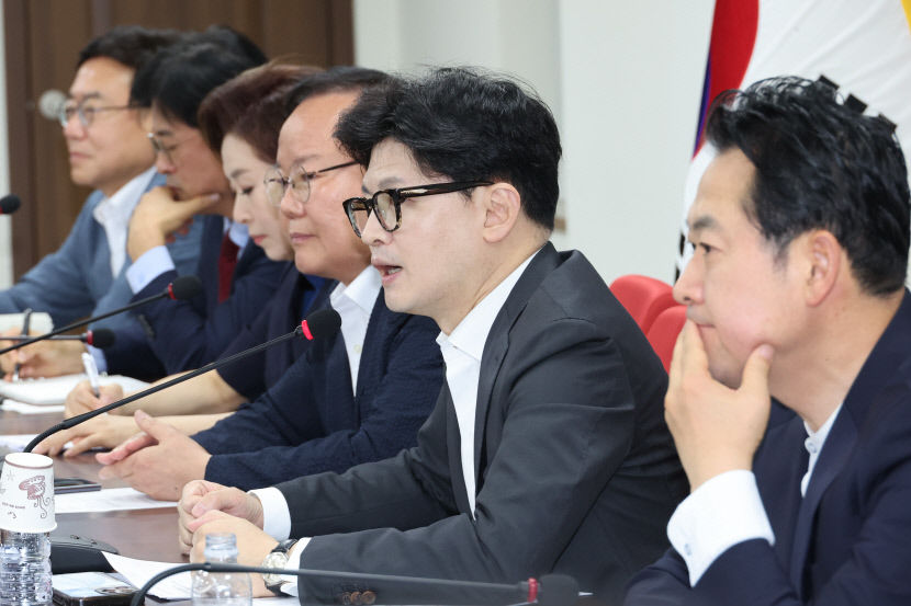 한동훈 침묵에도 김경수 복권 두고 국민의힘 내부 갈등 악화
