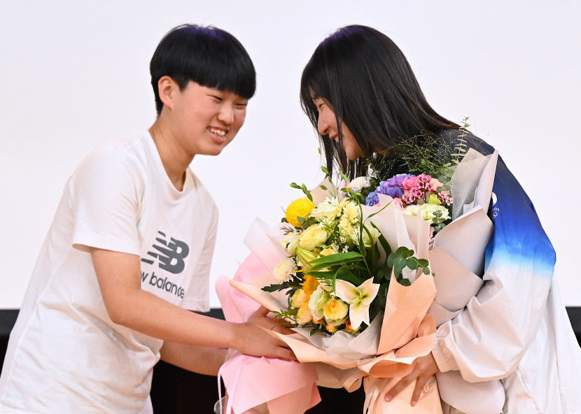 100번째 金·최연소 금메달리스트 반효진 환영식 앞으로도 좋은 성적 낼 것
