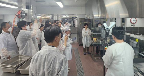 대량급식 로봇 자동화에 앞장서는 경북 일선 학교들