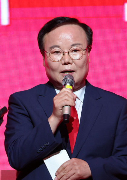 국힘 들어와 명팔이 도적 토벌하자…김재원, 한시형식 빌려 정봉주에 제안