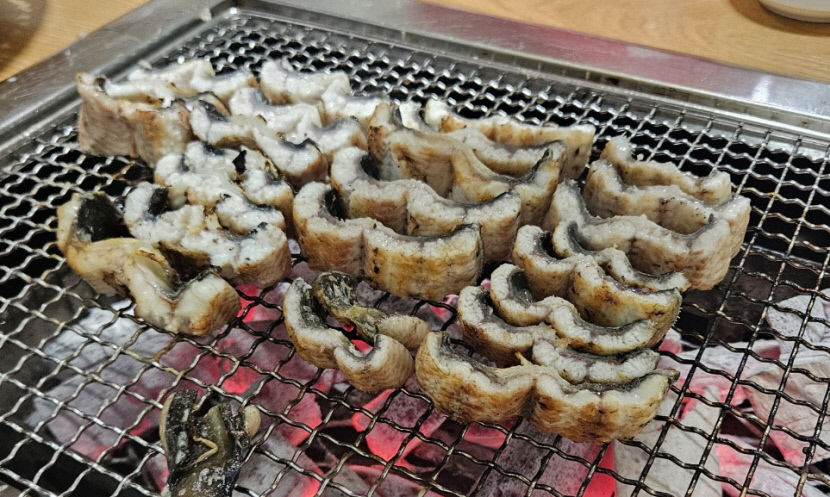 [대구 맛집] 수성구 만강장어탕, 잘 구운 장어+복분자 소스…기력회복에 안성맞춤