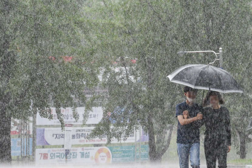 [내일 날씨] 23일 대구·경북 열대야 오고 가끔 비…낮 최고기온 32~37℃