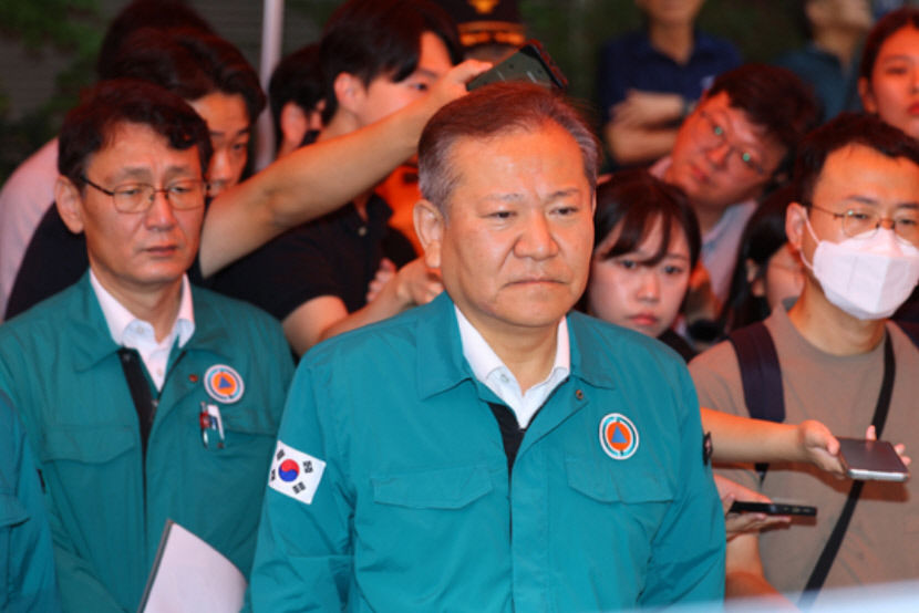 이상민 행안부 장관, 부천 호텔 화재현장 방문…원인 철저히 규명하라