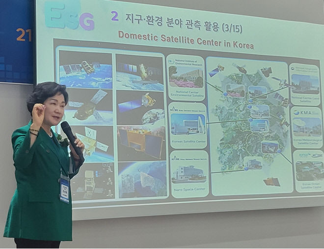조명희 회장, 한국여교수총연합회 주최 심포지엄에서 여성 CEO 역할 강조