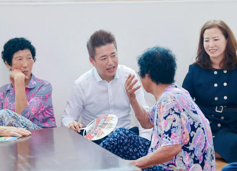 접이식의자, 의전숙소…젊은 군의장 탈권위 리더십