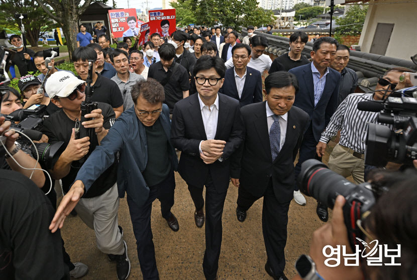 [포토뉴스] 국민의힘 한동훈 대표, 구미 박정희 전 대통령 생가 방문