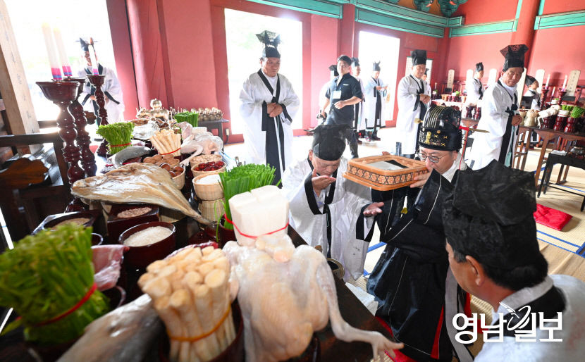 [포토뉴스] 갑진년 추계 석전대제 열린 대구향교