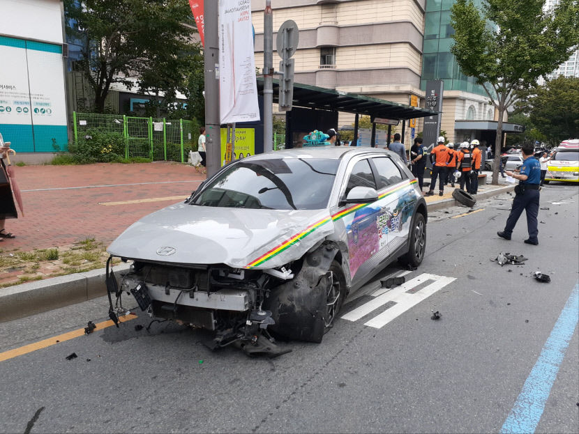 수성구 범어동에서 연쇄 추돌 사고로 8명 경상·2명 병원 이송…운전자는 급발진 주장