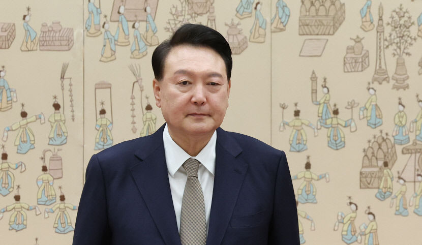 추석 앞두고 尹대통령-국민의힘 지지율 정부 출범 후 동반 최저치…尹 부정평가 70%