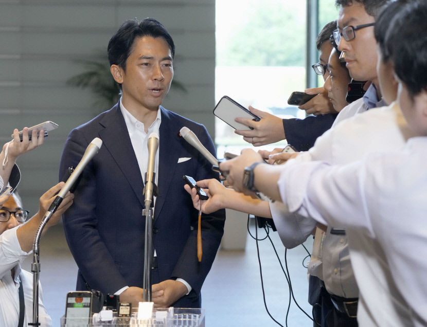 펀쿨섹좌 고이즈미, 日총리선거 여론조사서 하락세